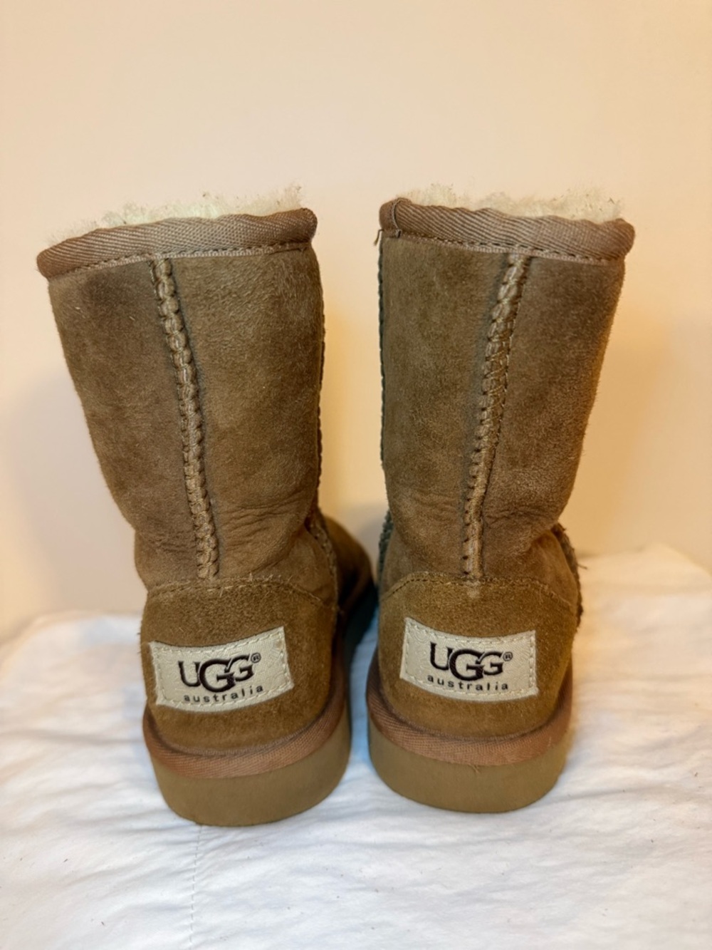 UGG Australia Kids Boots - Picture 2 of 8